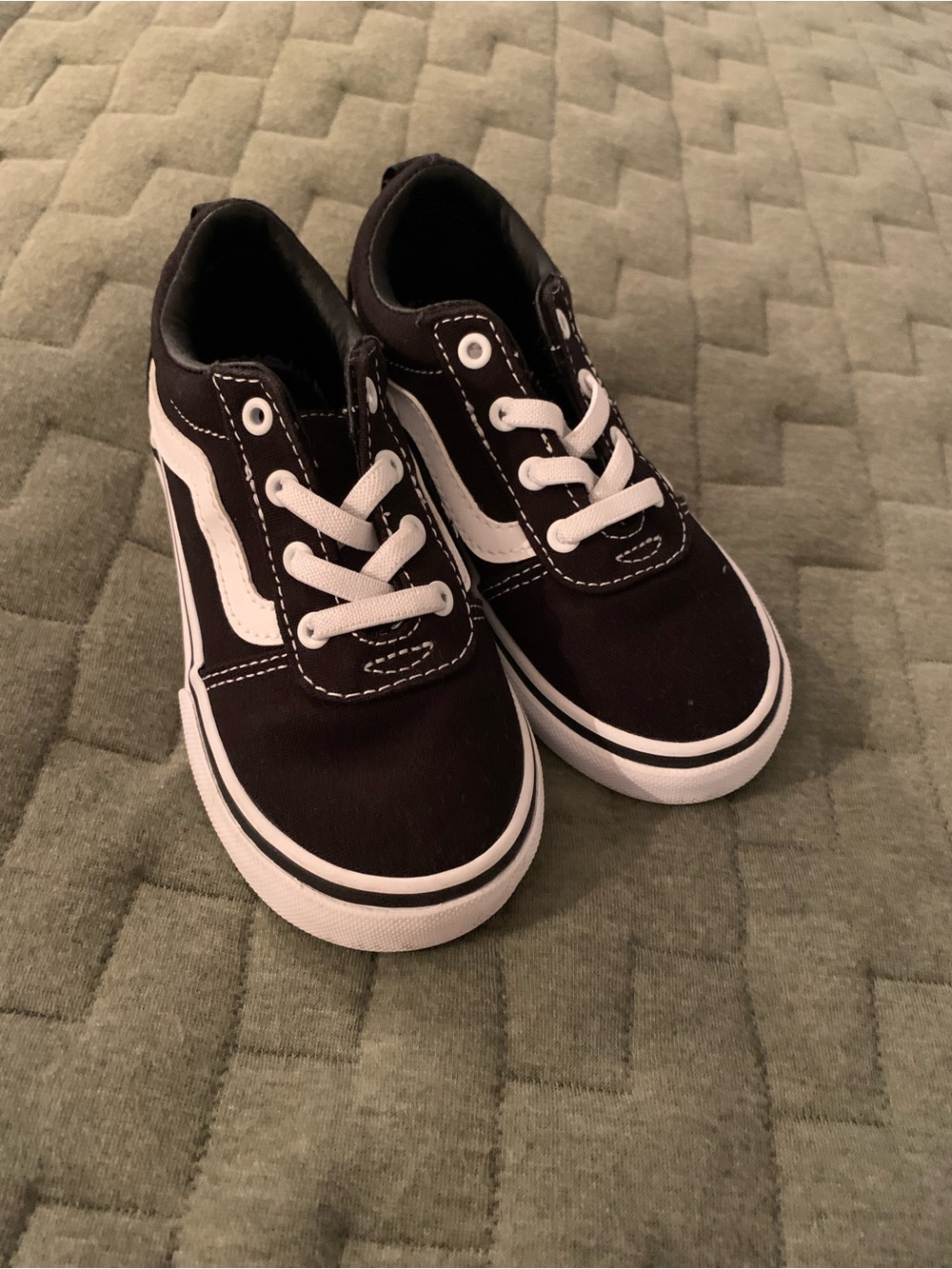 Vans Kids Black & White Low-Top Skate Sneakers